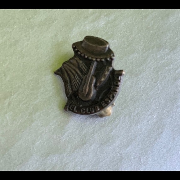 Vintage School Spanish Club Pin El Club Espanol - Picture 1 of 3